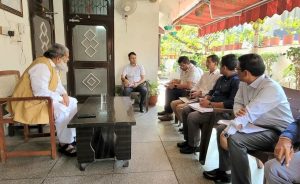 अम्बाला छावनी में विकास कार्यों को लेकर विभिन्न विभागों के अधिकारियों के साथ विज ने समीक्षा बैठक की