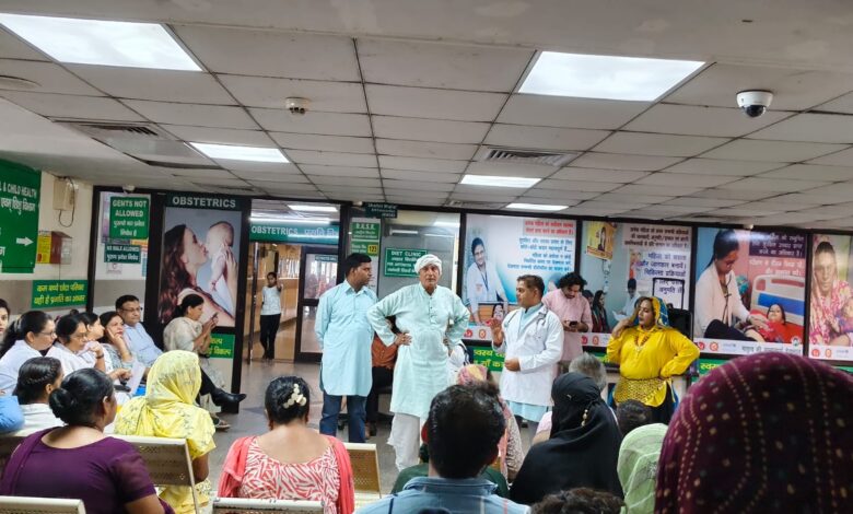 अम्बाला छावनी नागरिक अस्पताल में गूंजा 'परिवार नियोजन' का संदेश, नुक्कड़ नाटक के जरिए आमजन को किया जागरूक