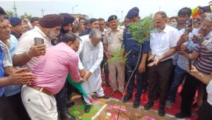 पेड़ लगाना ही नहीं, उन्हें बचाना भी हमारा कर्तव्य, पेड़ लगाकर हमें धरती को हरा-भरा बनाना है : ऊर्जा मंत्री अनिल विज