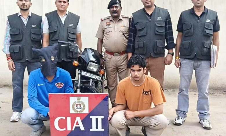 अम्बाला सीआईए 02 पुलिस की बड़ी कार्रवाई: गौतम ज्वैलर्स शॉप से सोने का सिक्का लूटने के मामले में दो मुख्य आरोपी गिरफ्तार; गोल्ड सिक्का और बाइक बरामद,