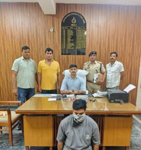 अंबाला साइबर पुलिस की बड़ी कार्रवाई: करोड़ों रुपए की साइबर ठगी के मामले में मध्य प्रदेश से दो मुख्य आरोपी गिरफ्तार,ATM, पासबुक, जाली मोहरें, चेक बुक, सिम कार्ड तथा नकदी बरामद,